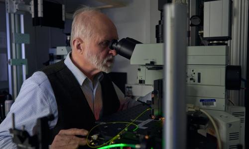 奥林巴斯显微镜-我们如何听到背后的科学